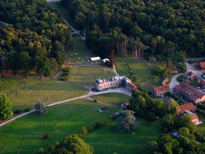 Chateau Le Quesnoy Chevrieres  Exterior photo